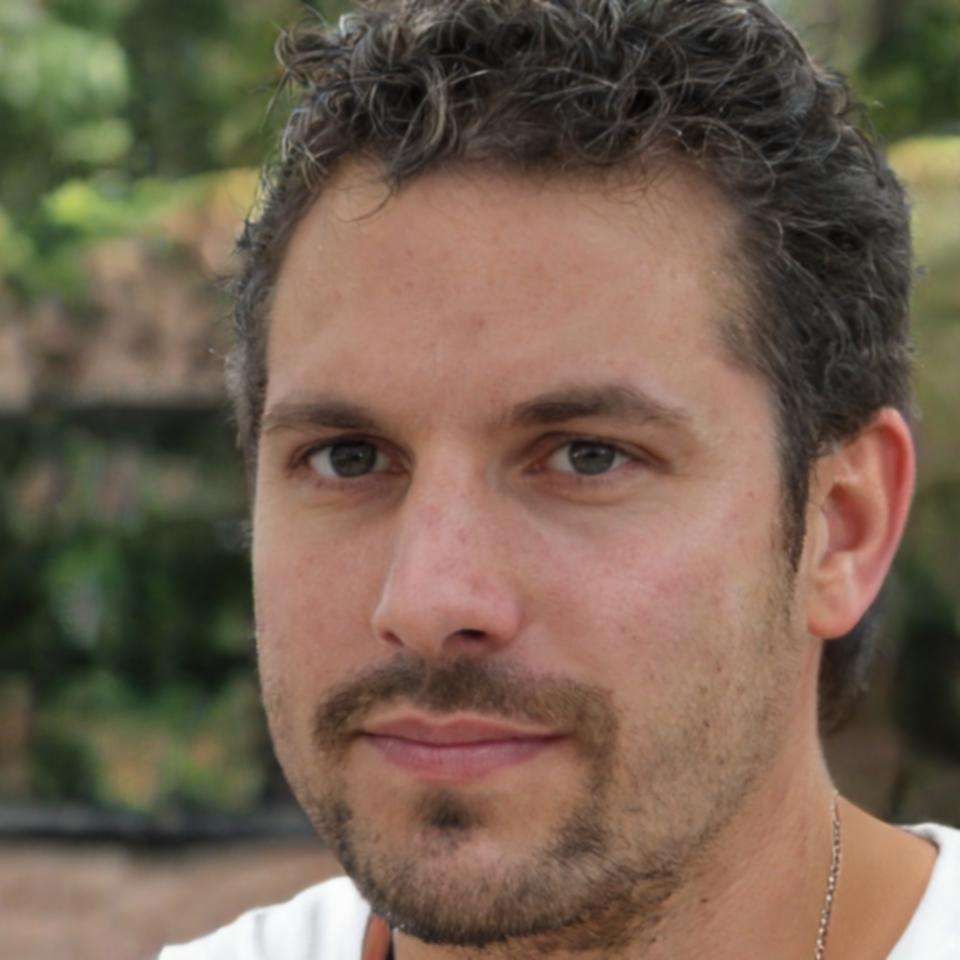 Carlos Mendoza, especialista en inversiones